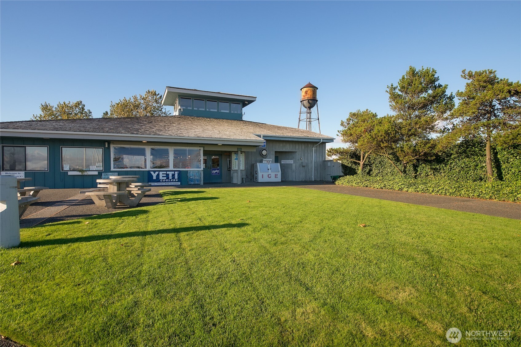 9540 Semiahmoo Parkway M5