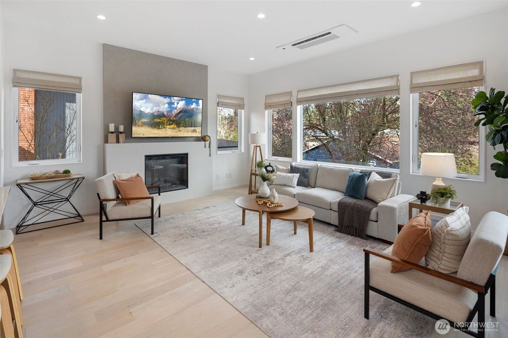 Photo of 7012 Ravenna Avenue NE, Seattle, WA 98115 (MLS # 2497314)