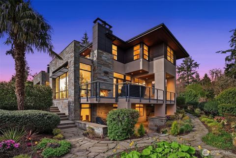 Photo of 9632 Lake Washington Blvd Blvd NE, Bellevue, WA 98004 (MLS # 2503638)
