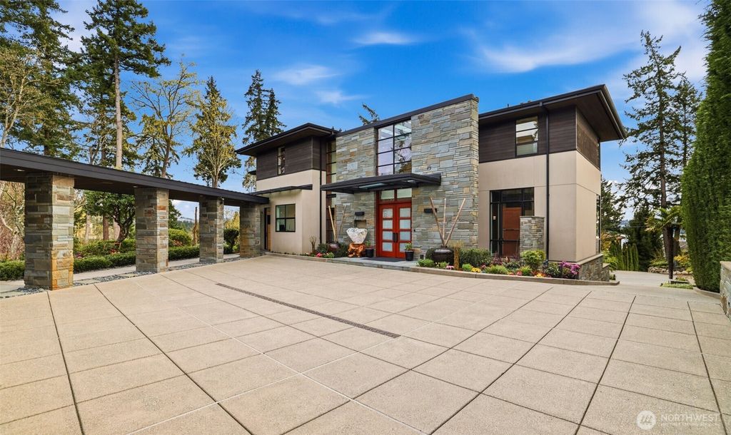 Photo of 9632 Lake Washington Blvd Blvd NE, Bellevue, WA 98004 (MLS # 2503638)