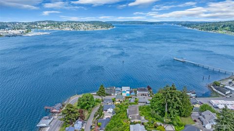 1811 Bay Street Port Orchard WA 98366