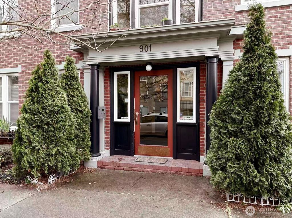 Photo of 901 NE 43rd Street #201, Seattle, WA 98105 (MLS # 2494703)