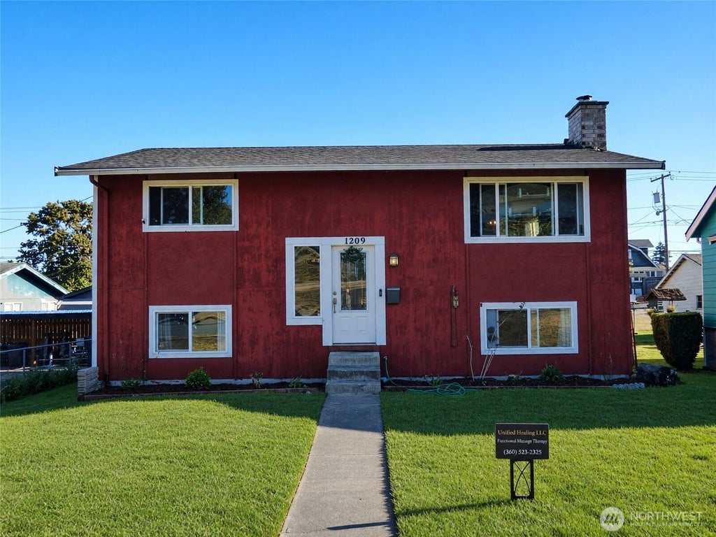 Photo of 1209 E 5th Street, Port Angeles, WA 98362 (MLS # 2583773)