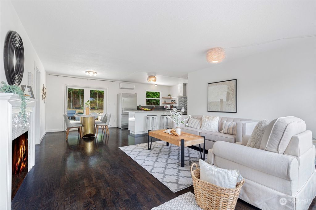 Photo of 16628 SE 26th Street, Bellevue, WA 98008 (MLS # 2159145)