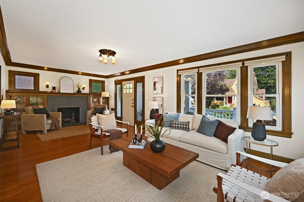 Photo of 523 N 70th Street, Seattle, WA 98103 (MLS # 2567526)