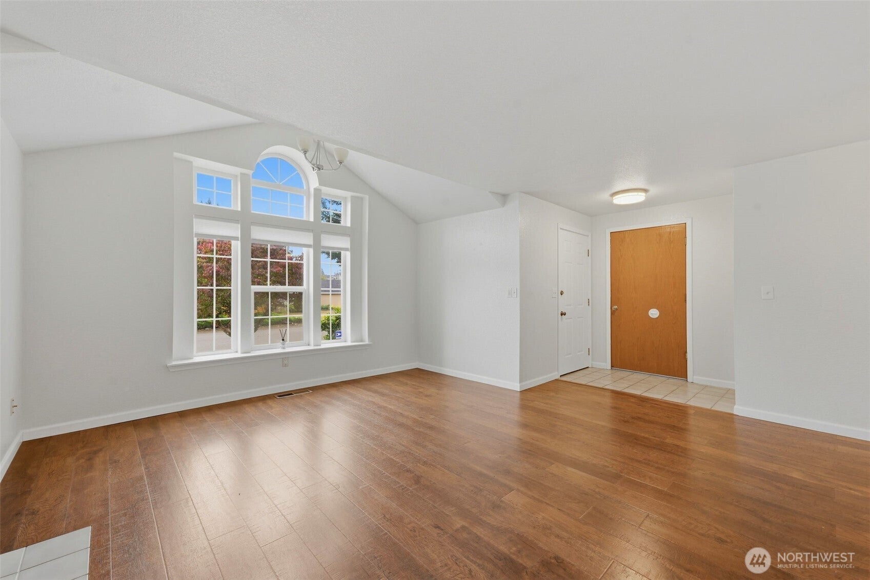 1309 Scarlet Oak Drive SE