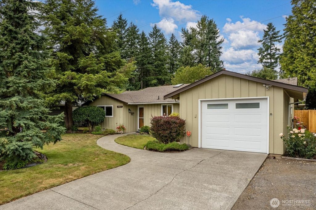 Photo of 10012 126th Avenue SE, Renton, WA 98056 (MLS # 2408197)