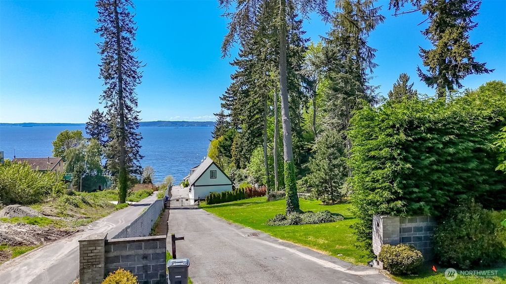 Photo of 27 xxx 10th Avenue S, Des Moines, WA 98198 (MLS # 2513810)
