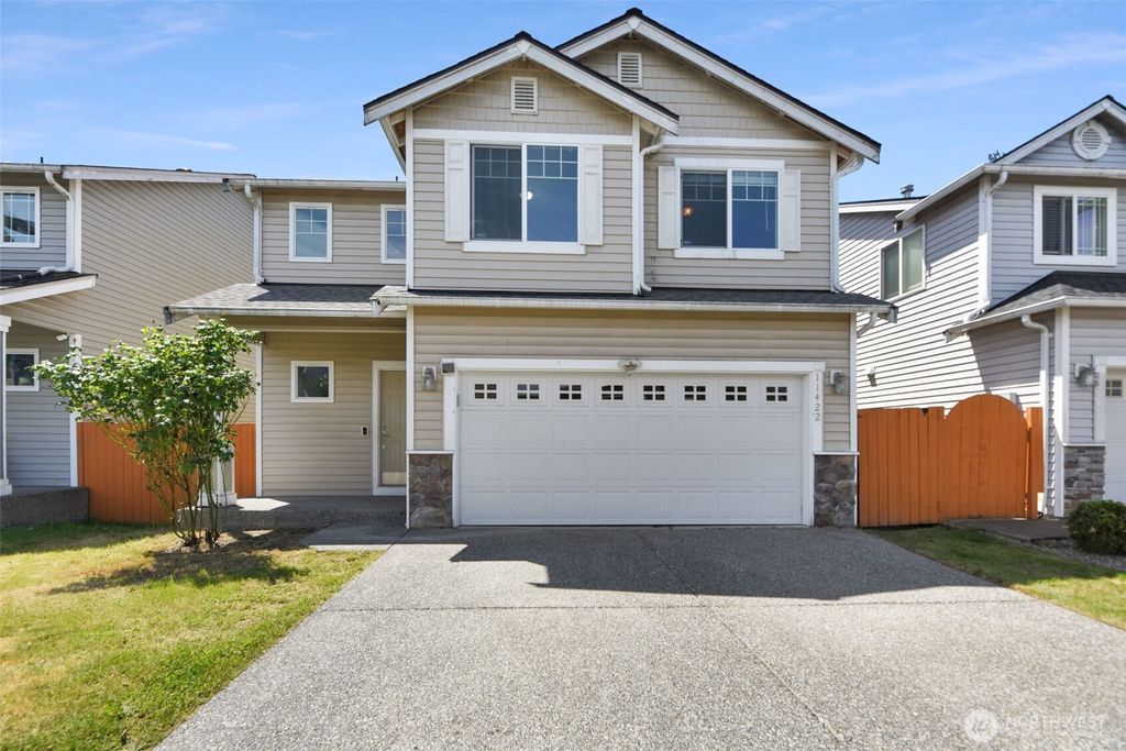 Photo of 11422 23rd Place W #32, Everett, WA 98204 (MLS # 2522963)