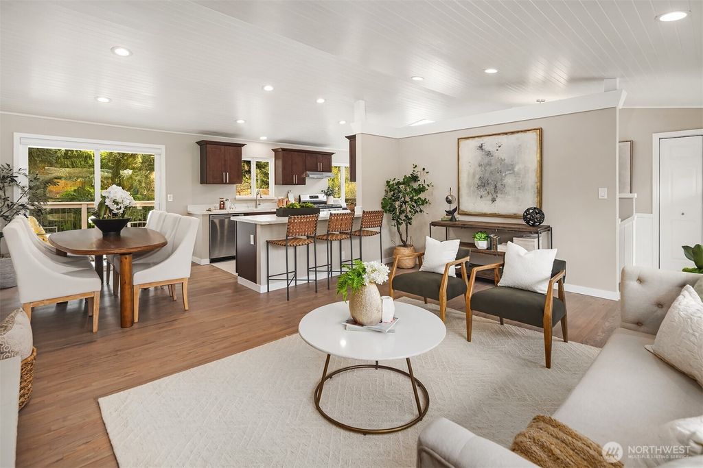 Photo of 15310 SE 21st Street, Bellevue, WA 98007 (MLS # 2377272)