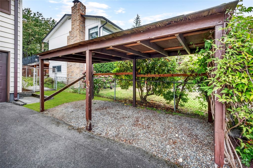 Photo of 20625 9th Avenue S, Des Moines, WA 98198 (MLS # 2299478)