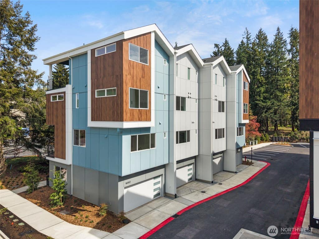 Photo of 16015 SE 31st Lane, Bellevue, WA 98008 (MLS # 2539882)