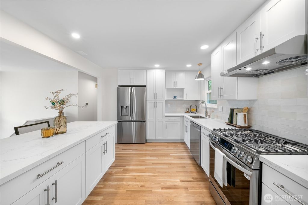 Photo of 5644 116th Avenue SE, Bellevue, WA 98006 (MLS # 2373523)