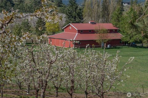 Photo of 712 Moonlit Lane, Wenatchee, WA 98801 (MLS # 2370116)