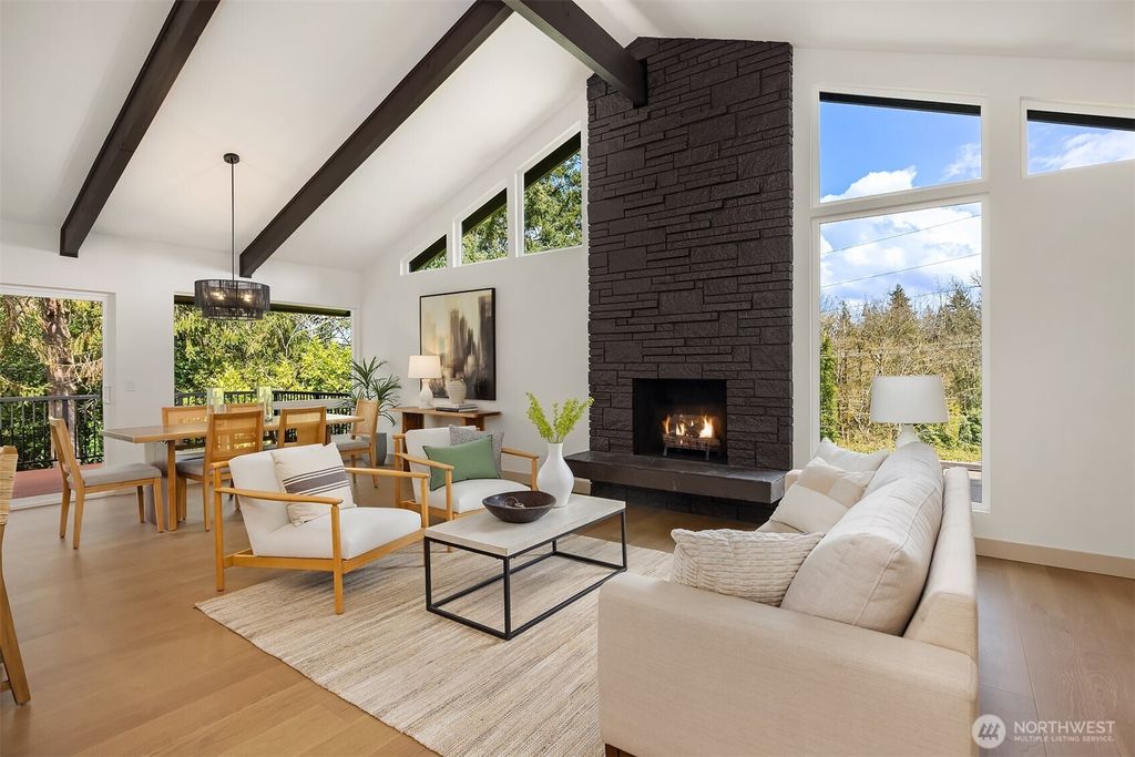 Photo of 9740 SE 40th Street, Mercer Island, WA 98040 (MLS # 2346752)