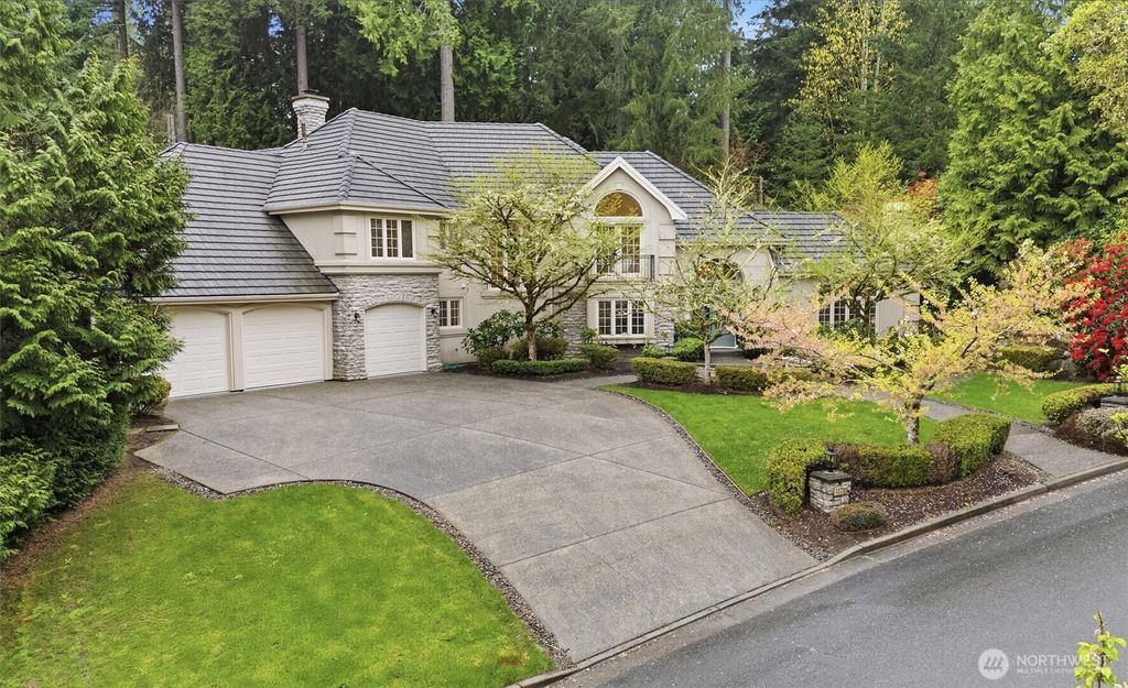 Photo of 13799 NE 32nd Place, Bellevue, WA 98005 (MLS # 2483566)