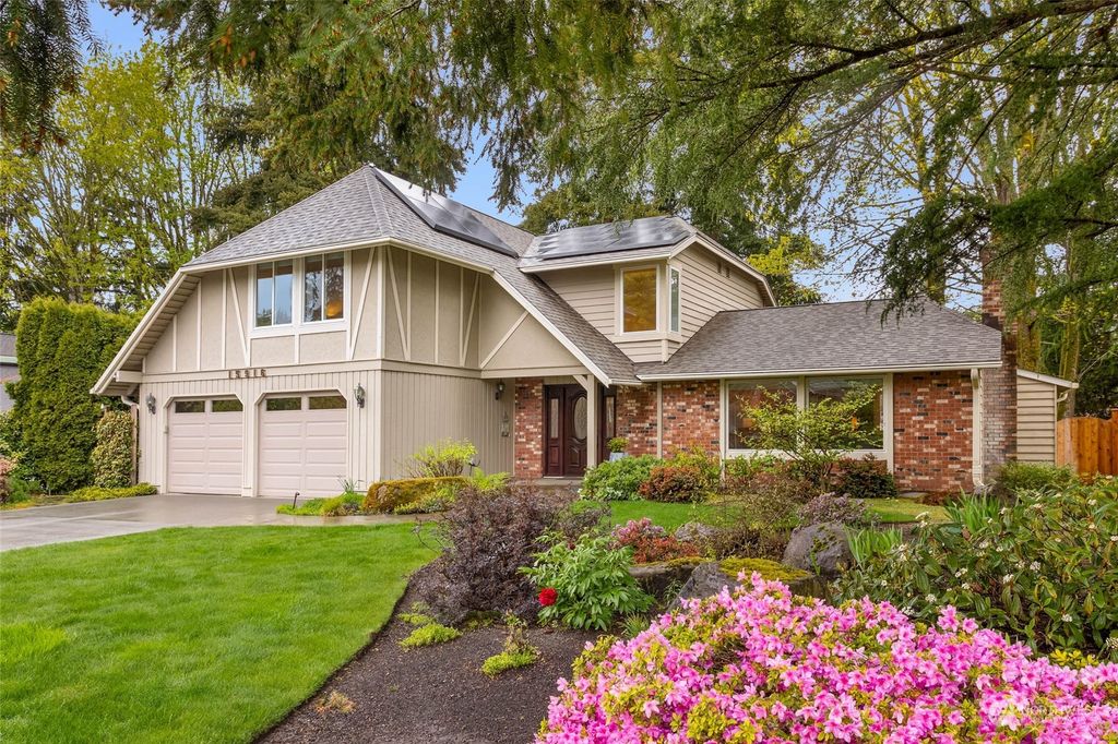 Photo of 15916 SE 46th Place, Bellevue, WA 98006 (MLS # 2227829)