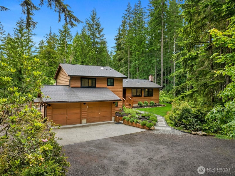 1093 NW Mushroom Lane