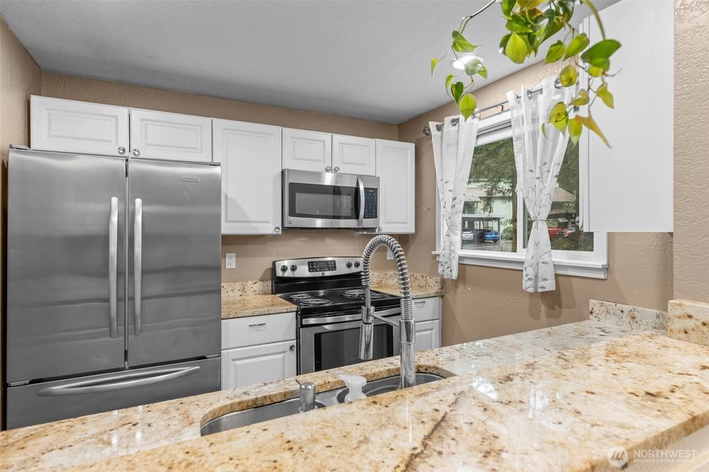 Photo of 157 S 330th Street #A, Federal Way, WA 98003 (MLS # 2475858)