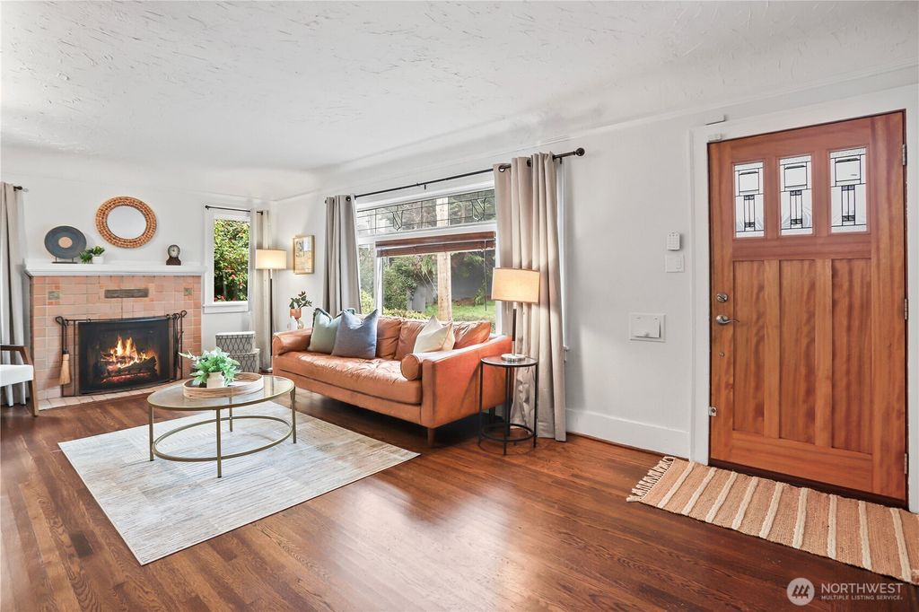 Photo of 815 N 45th Street, Seattle, WA 98103 (MLS # 2345855)