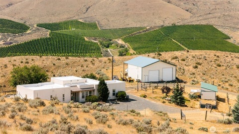 Photo of 723 Burbank Creek Road, Yakima, WA 98901 (MLS # 2546795)