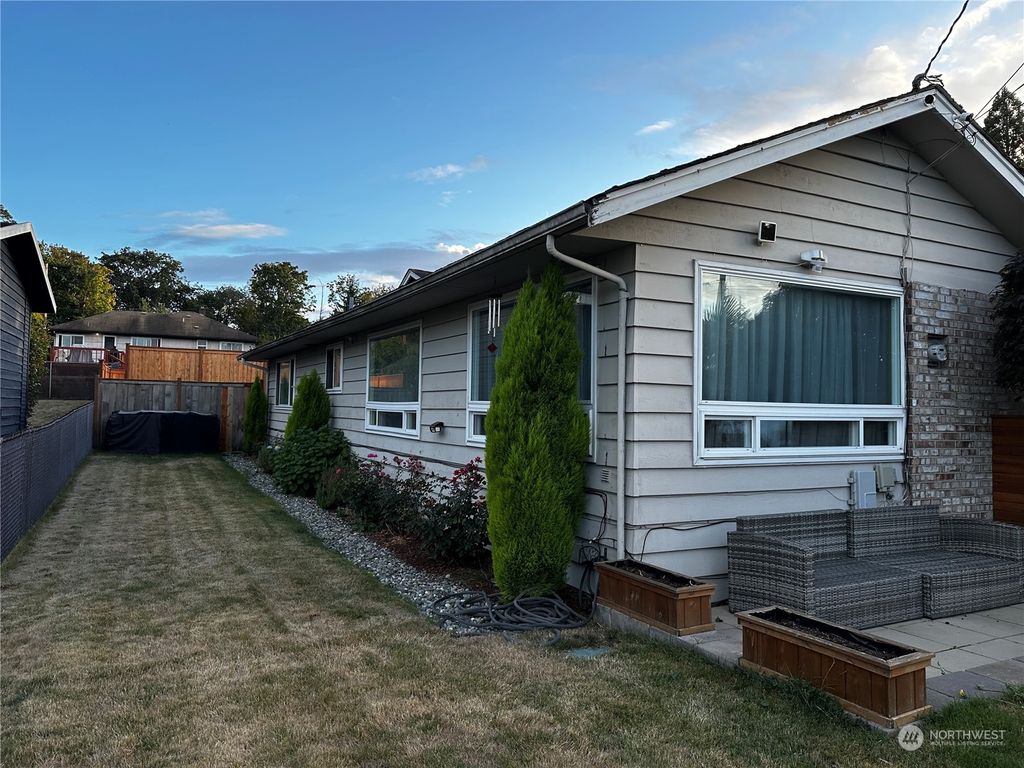 Photo of 10141 15th Avenue S, Seattle, WA 98168 (MLS # 2165115)