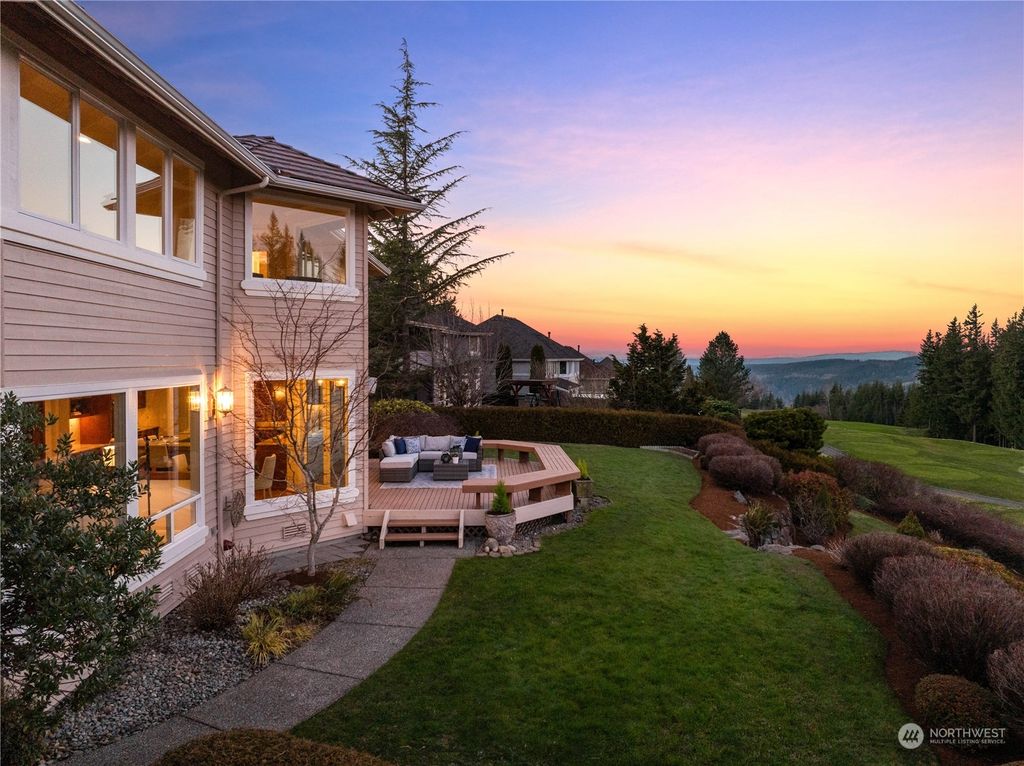 Photo of 6708 Fairway Avenue SE, Snoqualmie, WA 98065 (MLS # 2329262)