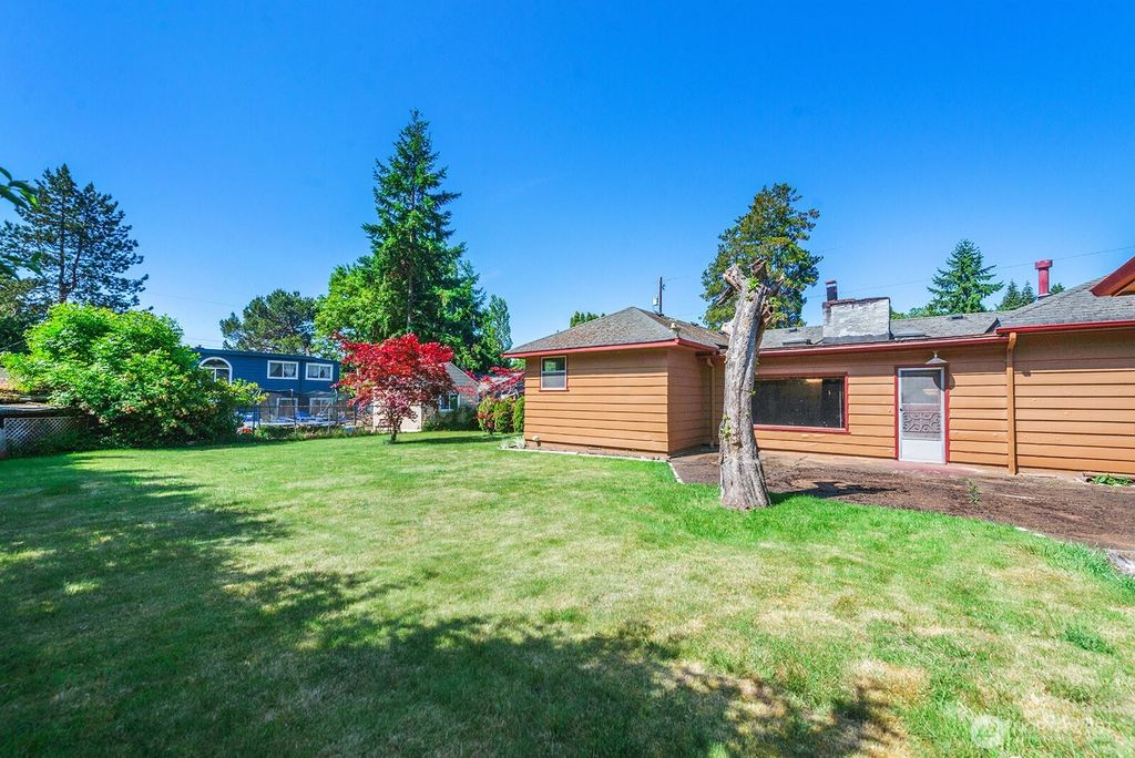 Photo of 13718 20th Avenue NE, Seattle, WA 98125 (MLS # 2390215)