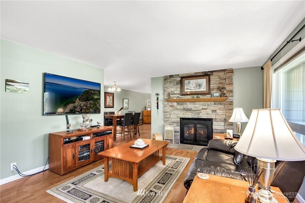 Photo of 21230 38th Place W, Brier, WA 98036 (MLS # 2464702)