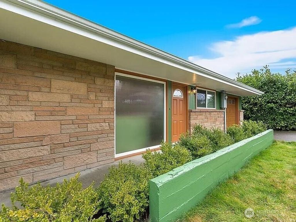 Photo of 17930 Military Road S, SeaTac, WA 98188 (MLS # 2500746)