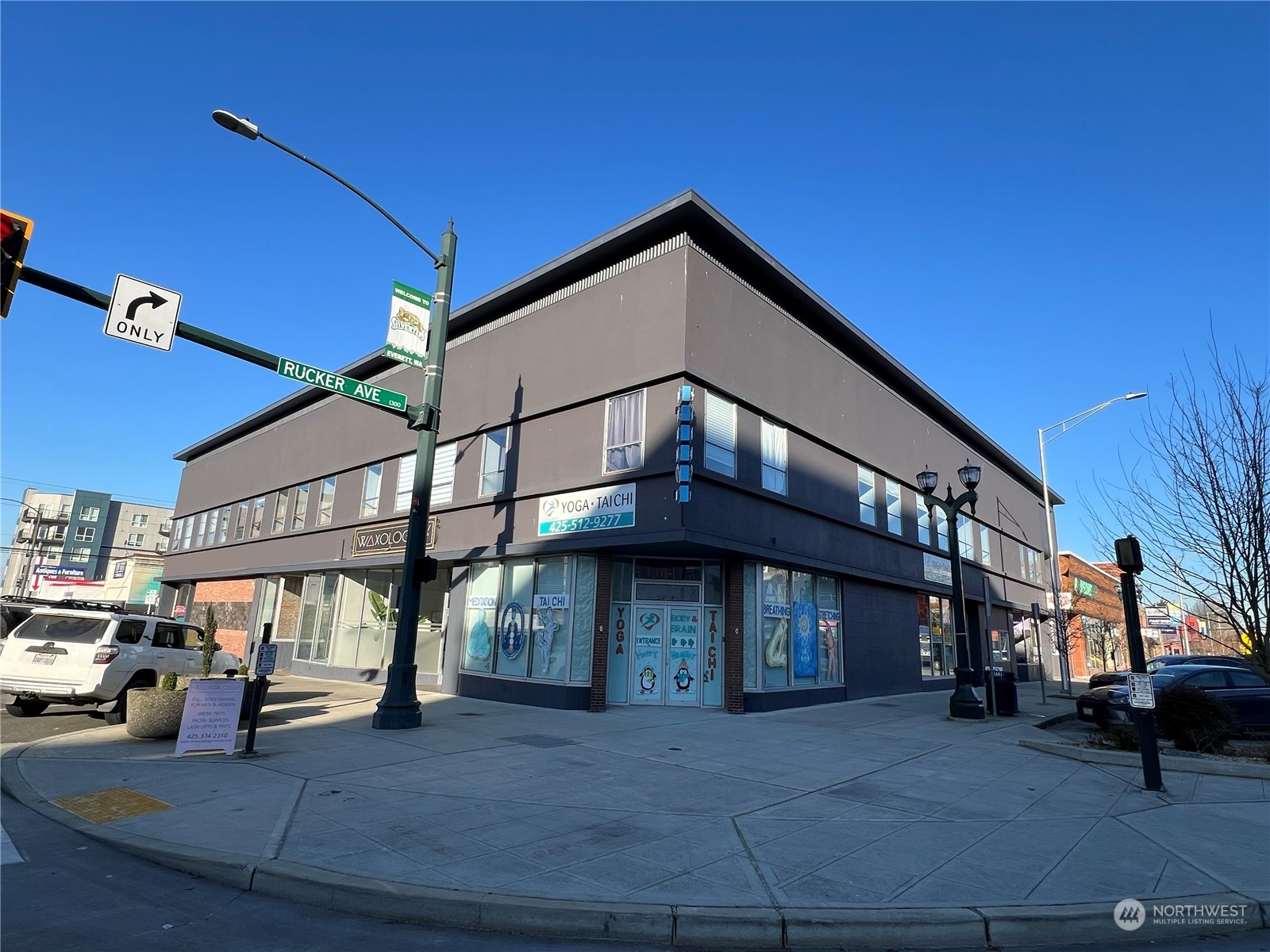 1313 Hewitt Avenue