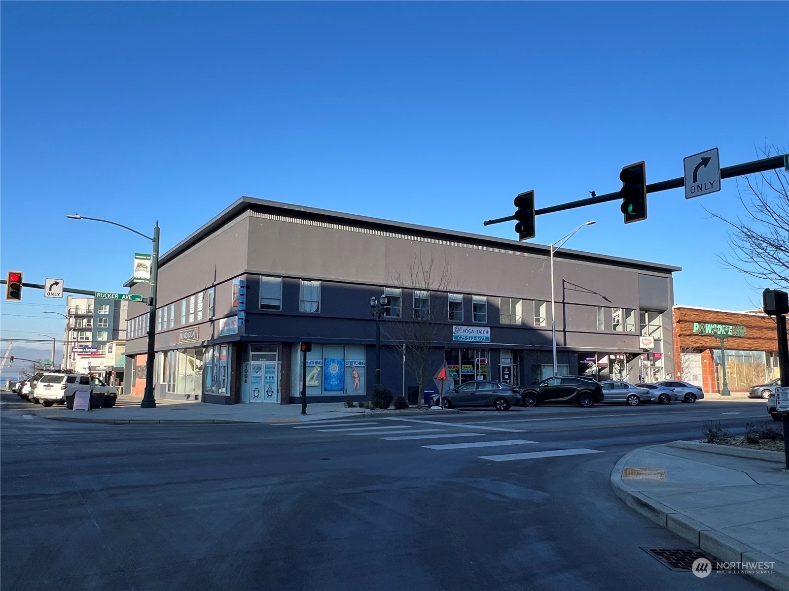 1313 Hewitt Avenue