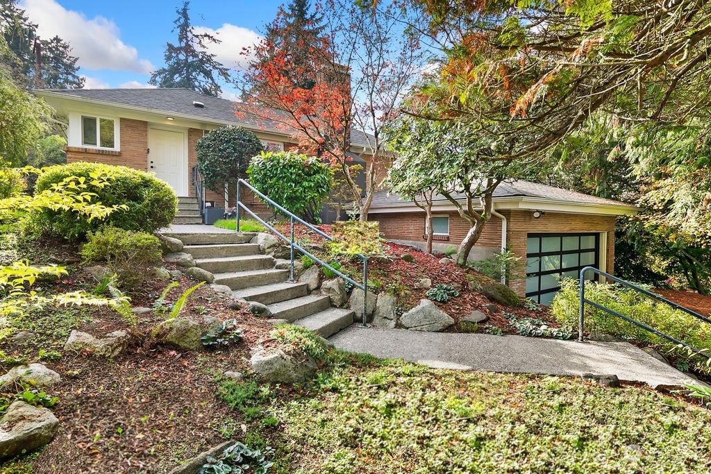 Photo of 4533 NE 106th Street, Seattle, WA 98125 (MLS # 2175957)