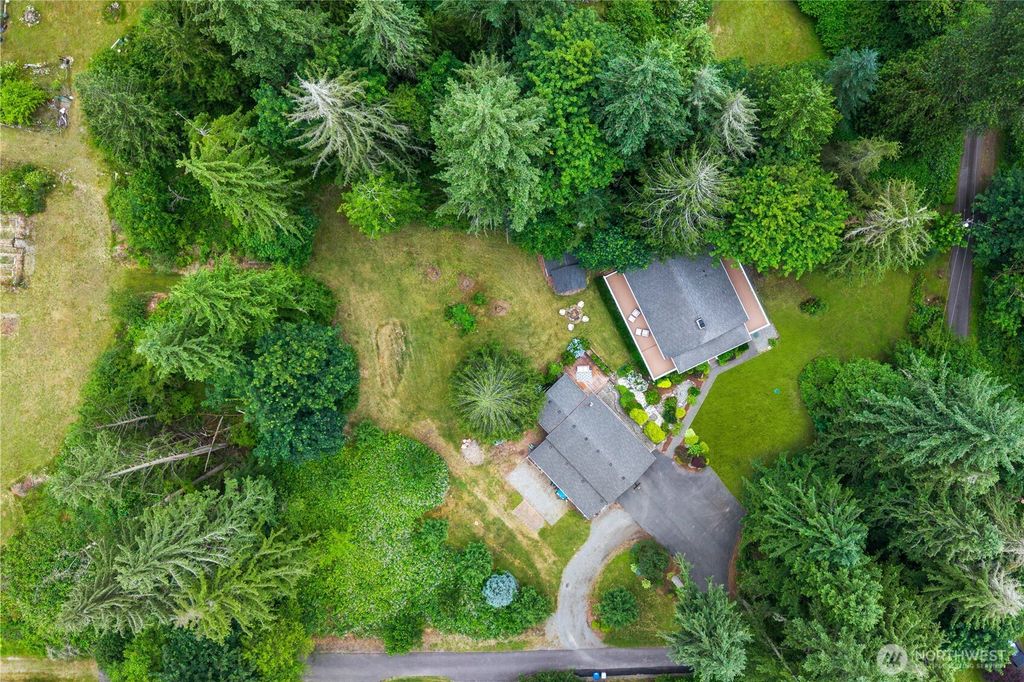 Photo of 16820 269th Avenue SE, Issaquah, WA 98027 (MLS # 2400324)