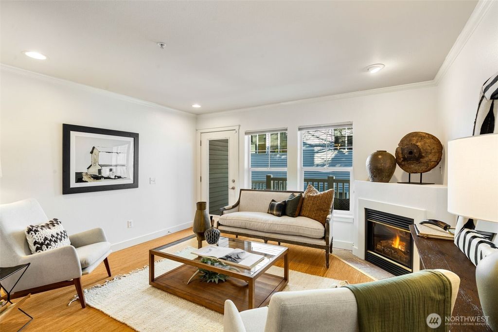 Photo of 206 24th Avenue E, Seattle, WA 98112 (MLS # 2498858)