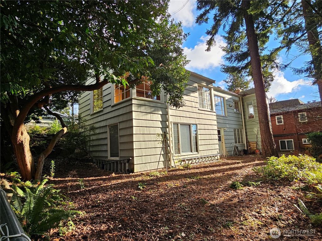 Photo of 15401 22nd Avenue SW, Burien, WA 98166 (MLS # 2360101)