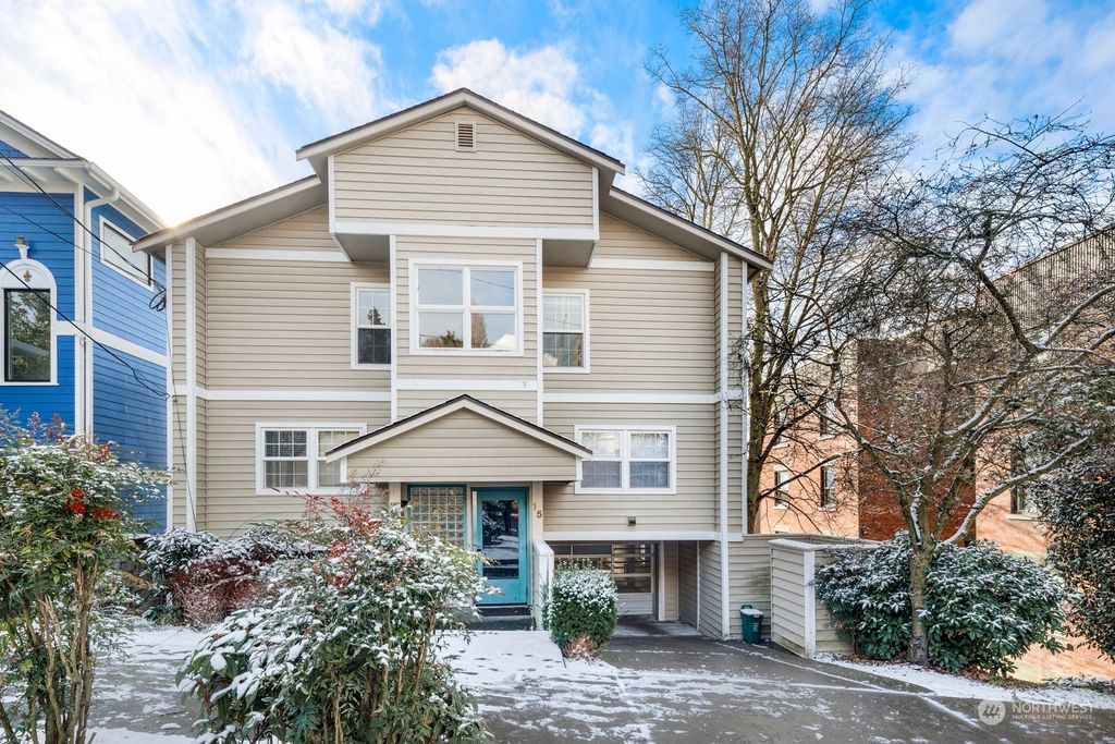 Photo of 15 Prospect Street #B202, Seattle, WA 98109 (MLS # 2331763)