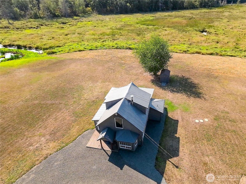 720 Leland Valley Road E