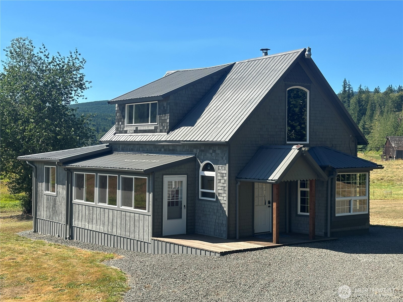 720 Leland Valley Road E