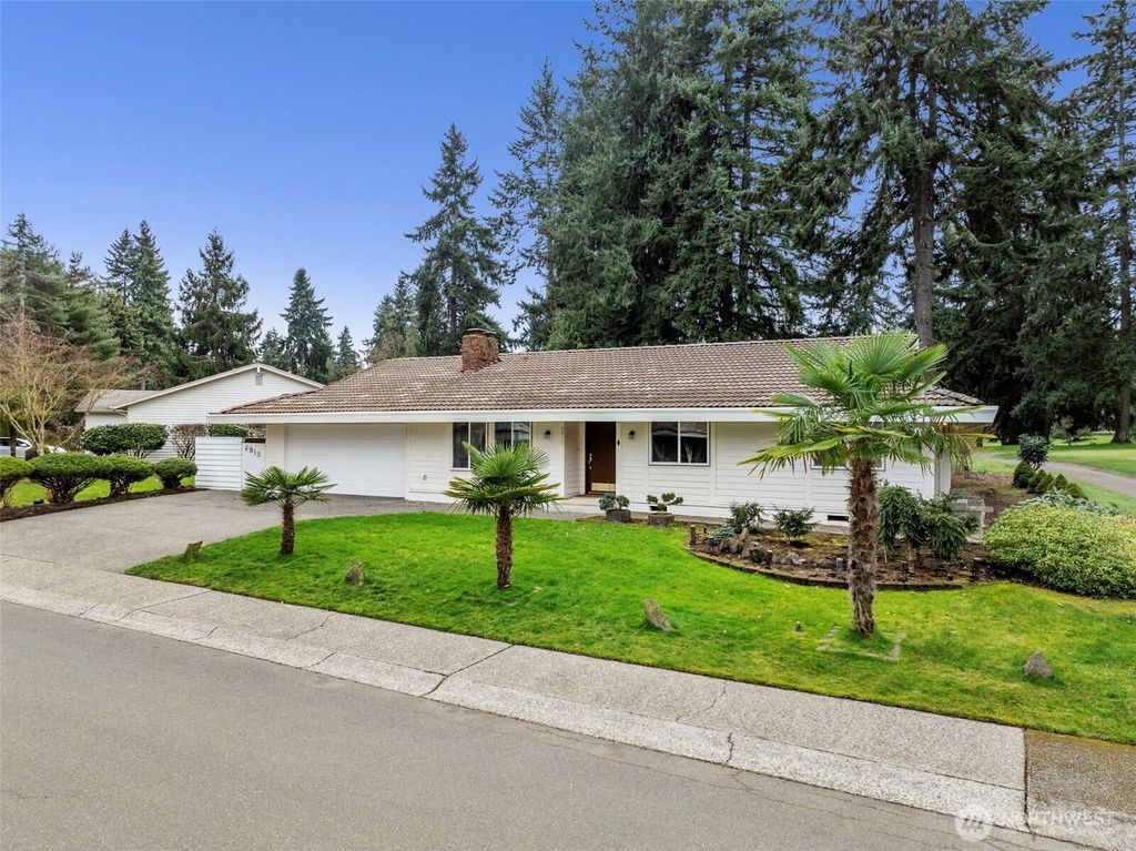 Photo of 2913 SW 323rd Street, Federal Way, WA 98023 (MLS # 2480135)