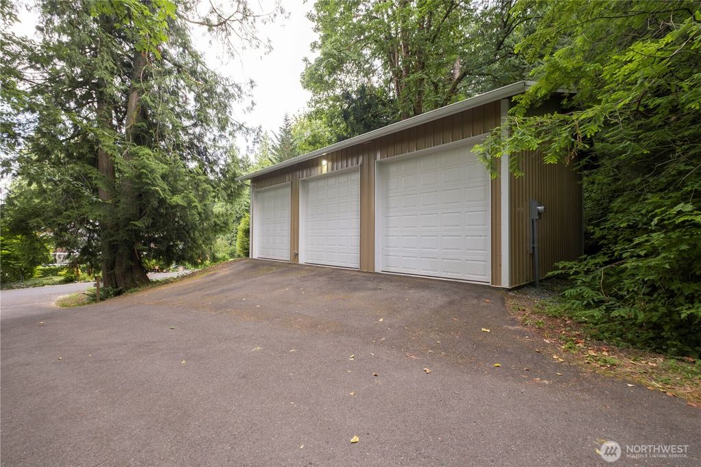 Photo of 15613 230th Avenue SE, Issaquah, WA 98027 (MLS # 2414861)