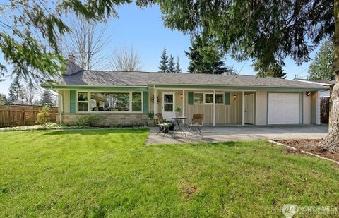Photo of 10221 132nd Ave NE AVE, Kirkland, WA 98033 (MLS # 2576296)