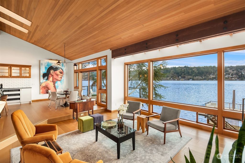 Photo of 1830 W Lake Sammamish Parkway NE, Bellevue, WA 98008 (MLS # 2208396)