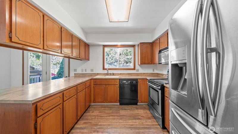 735 S 5th St.