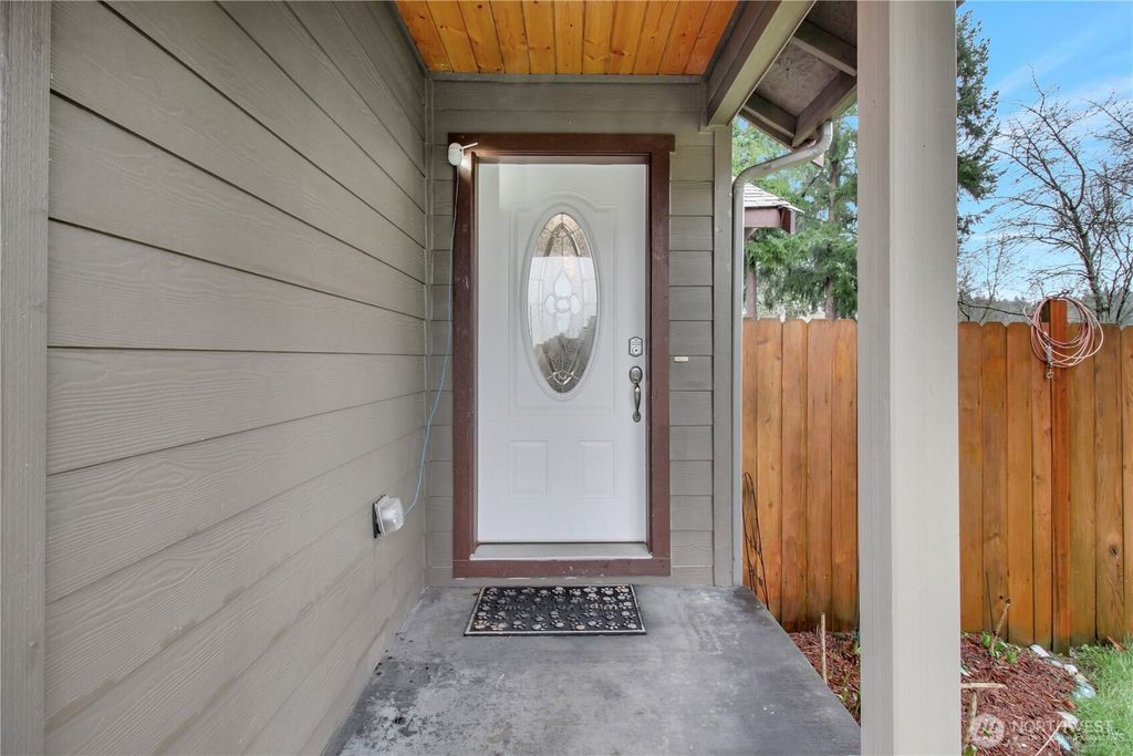 Photo of 318 E Highland Drive, Arlington, WA 98223 (MLS # 2488448)