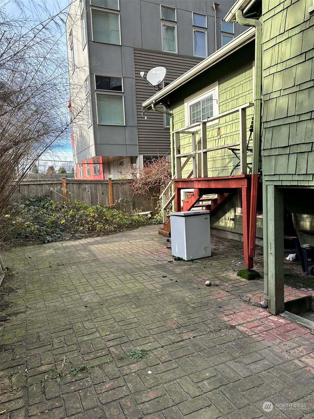 Photo of 811 NE 66th Street, Seattle, WA 98115 (MLS # 2186105)