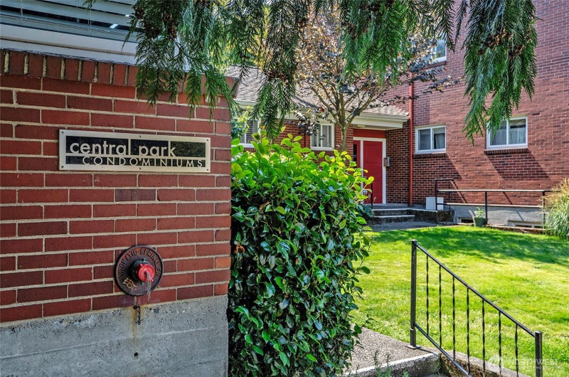 4405 SW Alaska Street 304