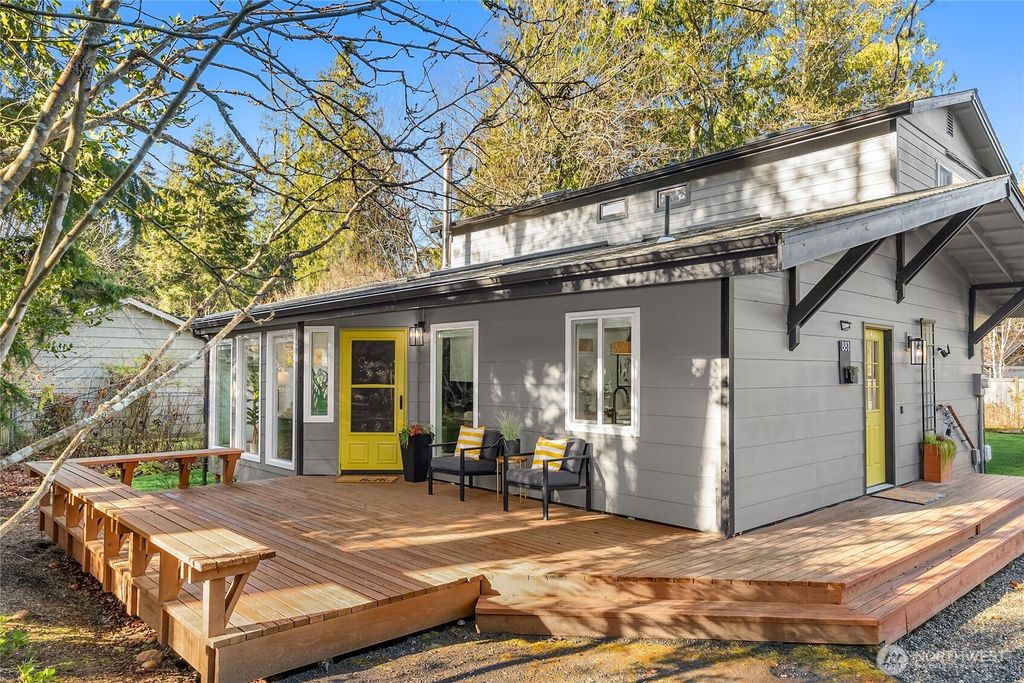 Photo of 881 Park Avenue NE, Bainbridge Island, WA 98110 (MLS # 2505983)