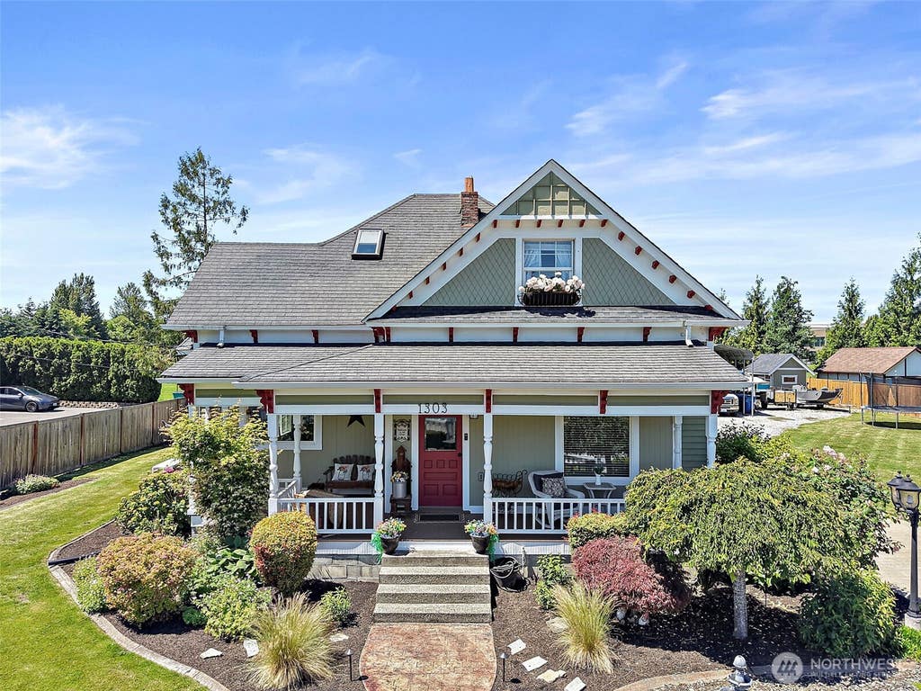 Photo of 1303 W Main, Puyallup, WA 98371 (MLS # 2541491)