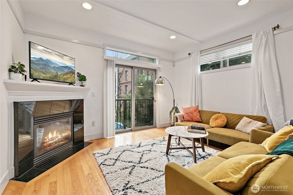 Photo of 116 13th Avenue, Seattle, WA 98122 (MLS # 2465703)